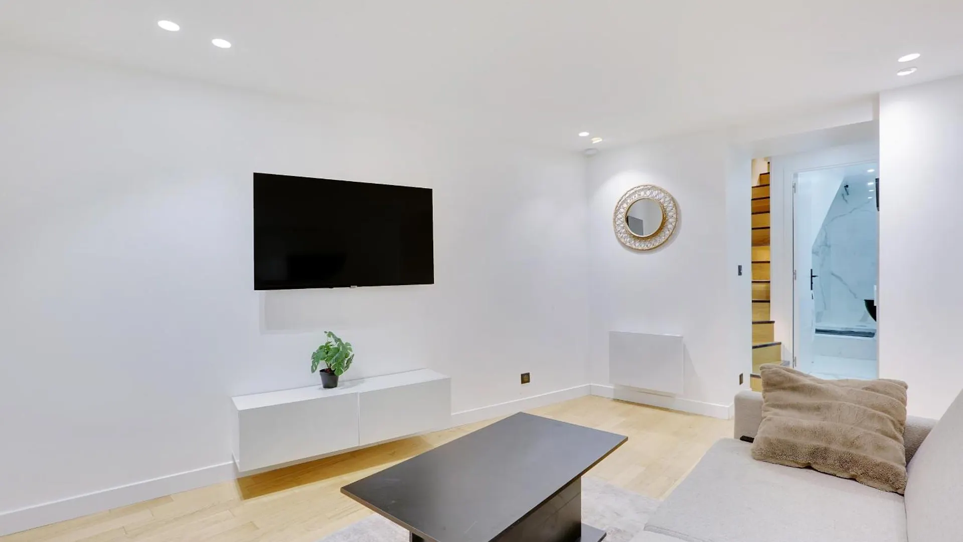 Beautiful 2 Bdr Duplex In Paris Apartman 0*,  Franciaország
